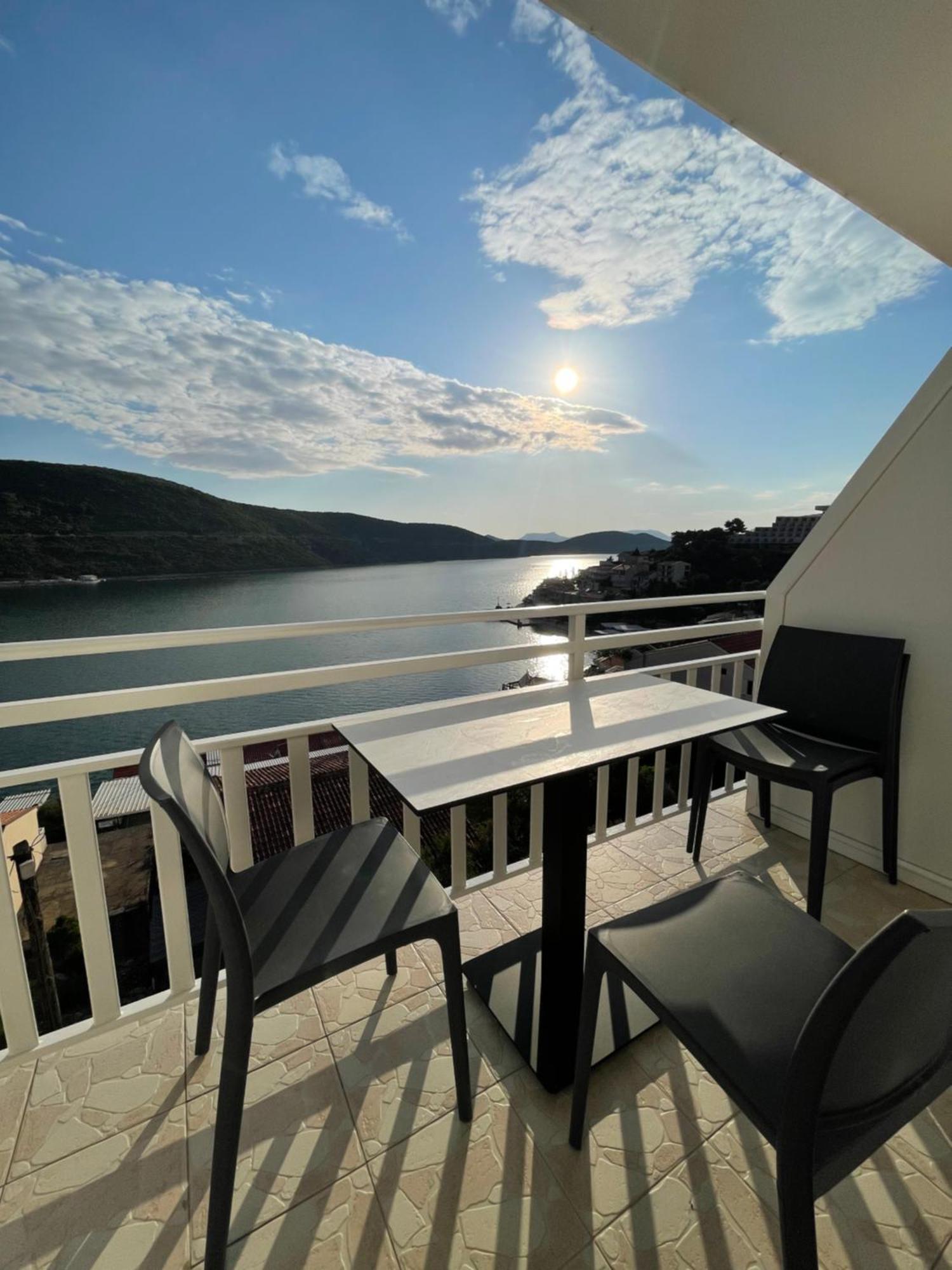 Apartments Njavro Neum Exterior photo